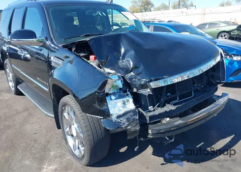 2007 Cadillac Escalade Standard z USA, uszkodzony, nr VIN 1GYFK63817R232938